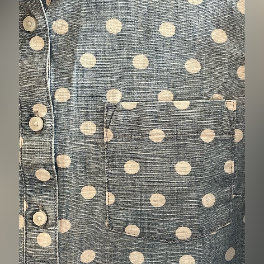 NWOT Tommy Hilfiger Blue Roll Tab Sleeve Popover with White Polka Dots - Picture 4 of 8